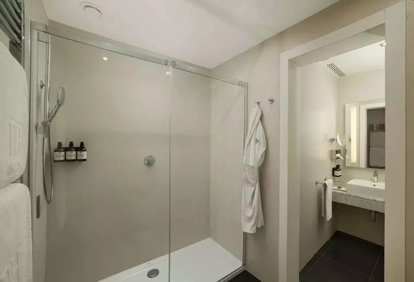 Otel NH Genova Centro