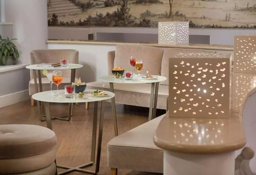 Otel NH Genova Centro