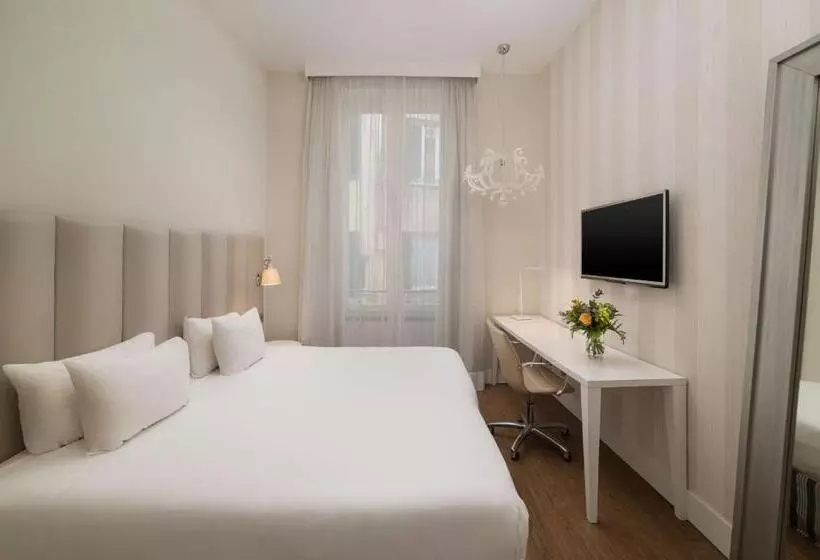 Otel NH Genova Centro