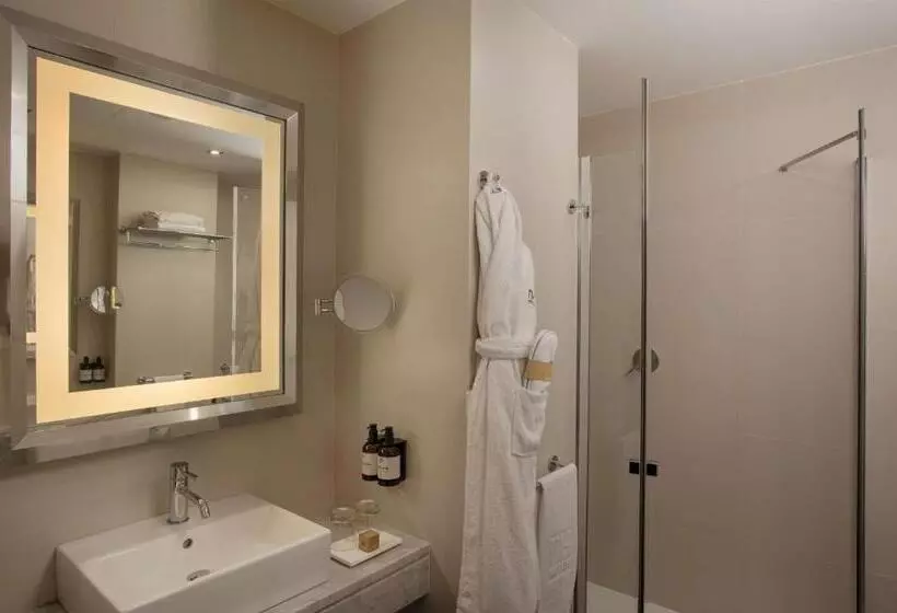 Otel NH Genova Centro