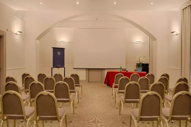 Otel NH Genova Centro