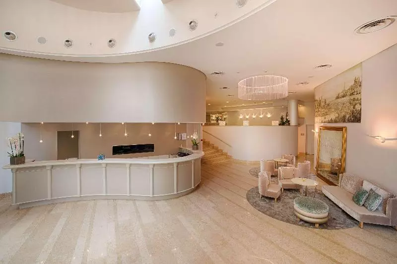 Otel NH Genova Centro