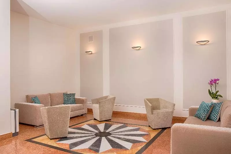 Otel NH Genova Centro