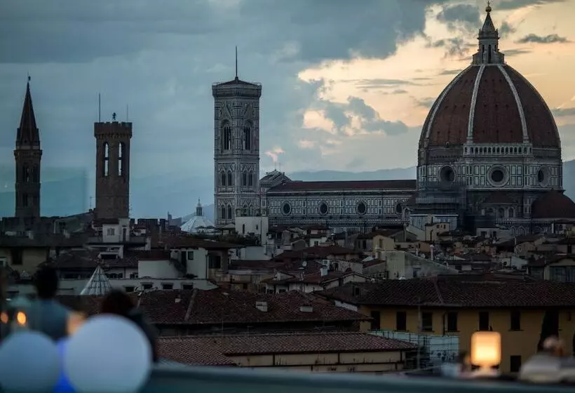 Plaza Hotel Lucchesi