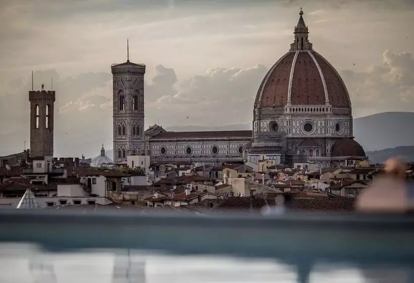 Plaza Hotel Lucchesi