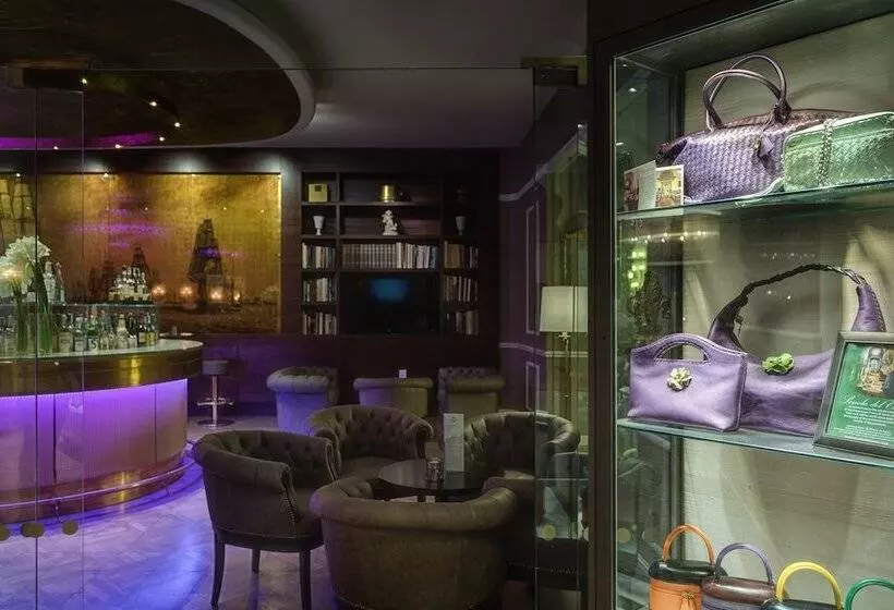 Plaza Hotel Lucchesi