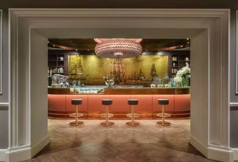 Plaza Hotel Lucchesi