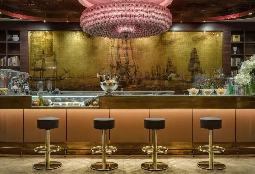 Plaza Hotel Lucchesi