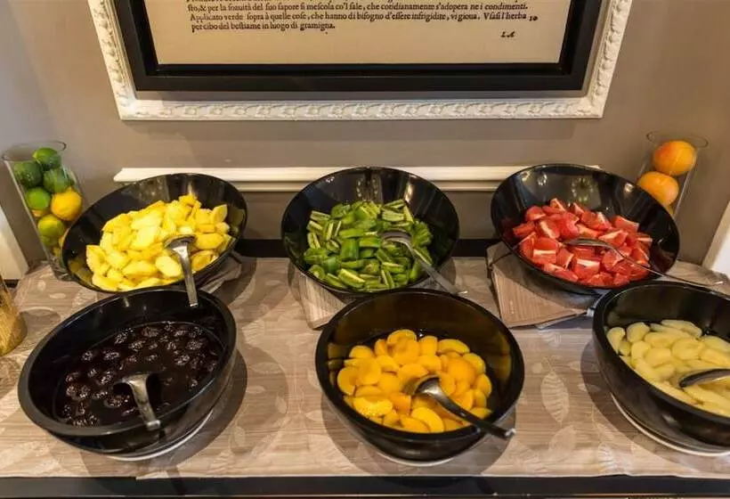 Plaza Hotel Lucchesi