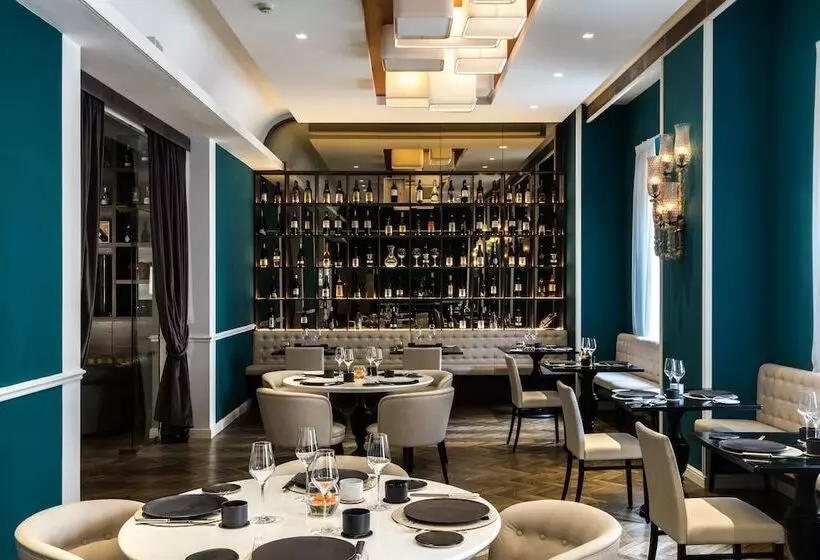 Plaza Hotel Lucchesi