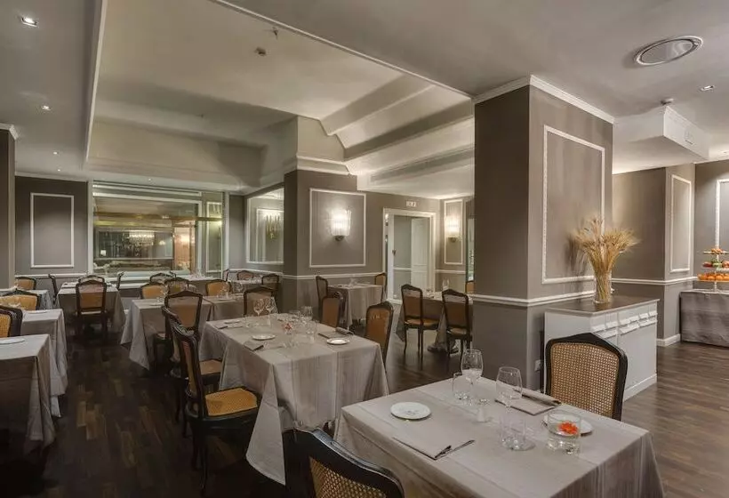 Plaza Hotel Lucchesi