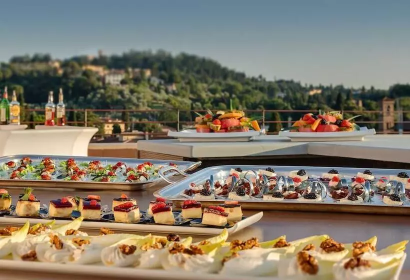 Plaza Hotel Lucchesi