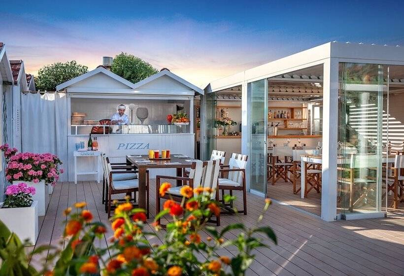 هتل Principe Forte Dei Marmi Resort & Spa