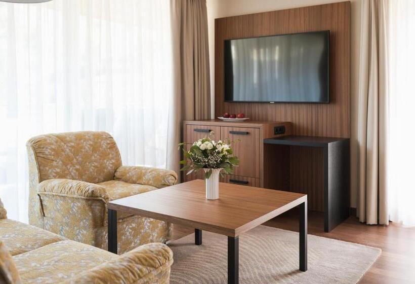 בית מלון כפרי Mignon Meran Park & Spa