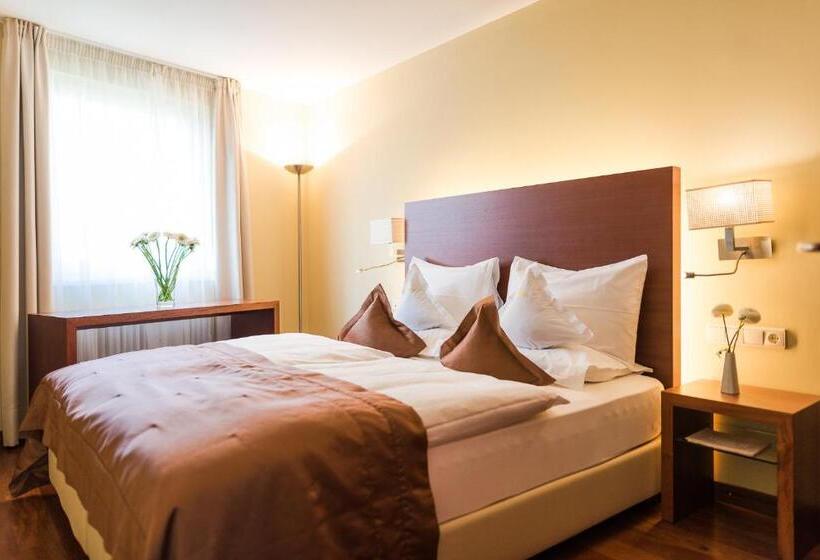 בית מלון כפרי Mignon Meran Park & Spa