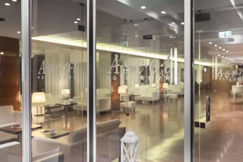 בית מלון כפרי Ascot & Spa