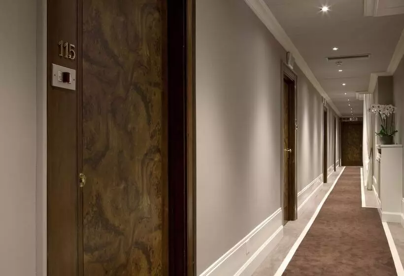 בית מלון כפרי Francia E Quirinale