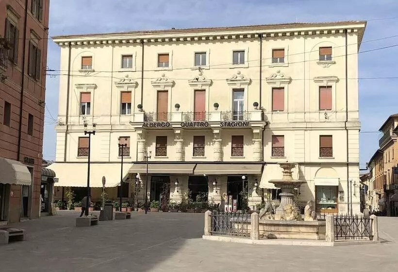 ホテル Grande Albergo Quattro Stagioni