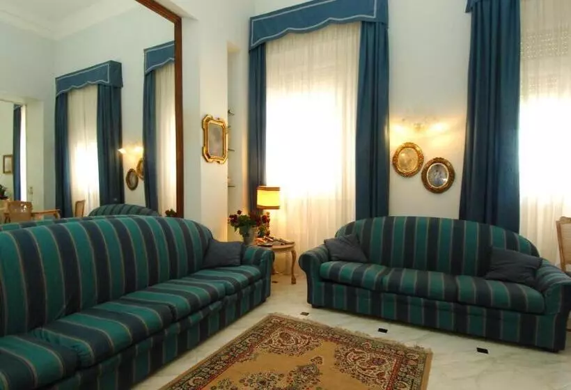 ホテル Grande Albergo Quattro Stagioni