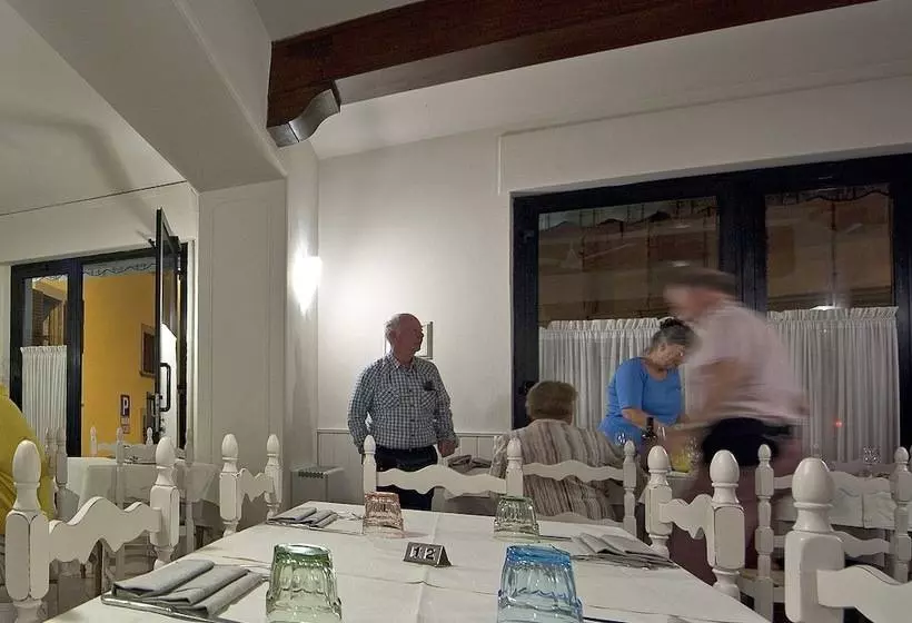 ホテル Italia Ristorante Pizzeria