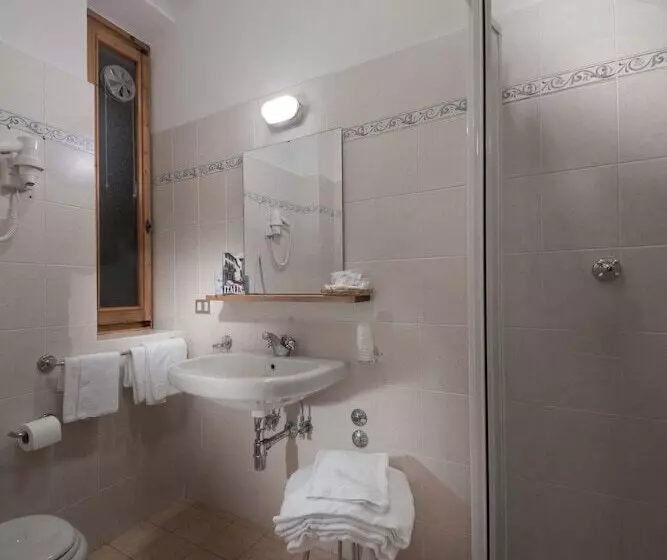 ホテル Italia Ristorante Pizzeria