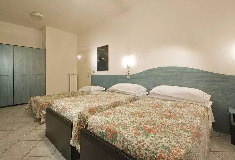 ホテル Italia Ristorante Pizzeria