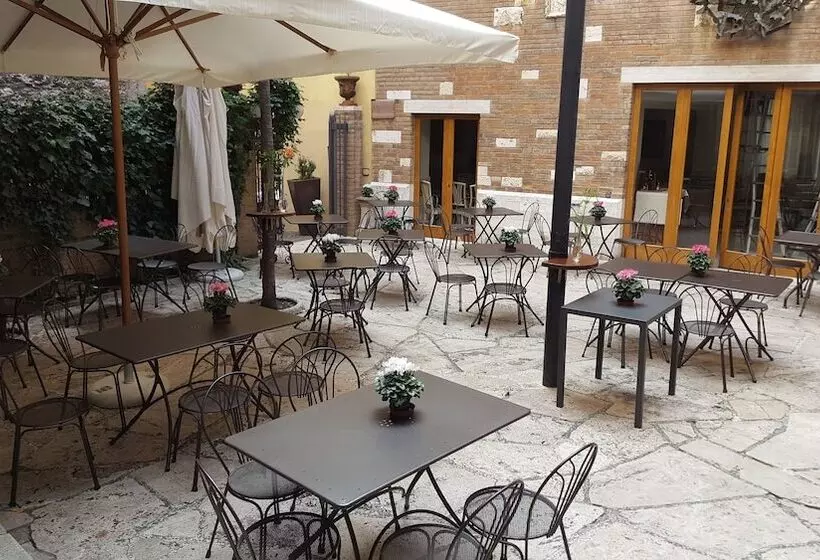 هتل Albergo Ristorante La Rosetta