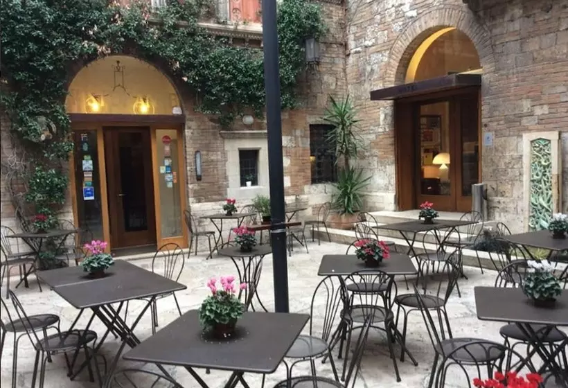 هتل Albergo Ristorante La Rosetta