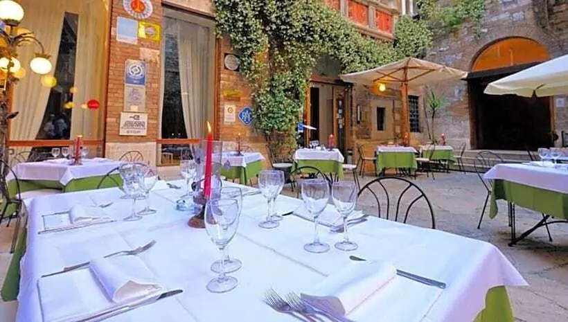 هتل Albergo Ristorante La Rosetta