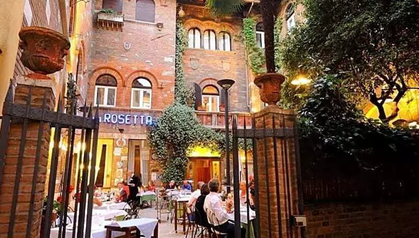 هتل Albergo Ristorante La Rosetta