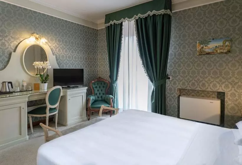 Phi Hotel Canalgrande