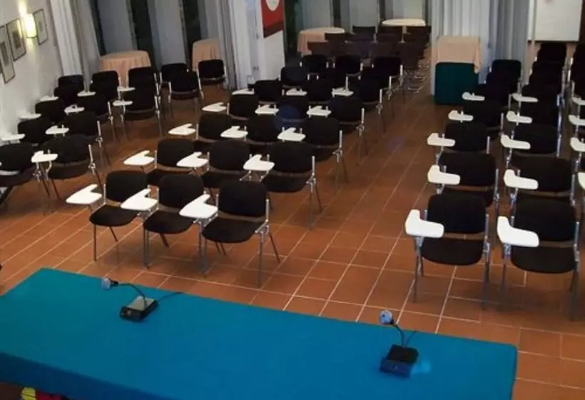 Отель Royal Sporting