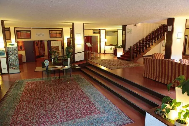 Отель Royal Sporting