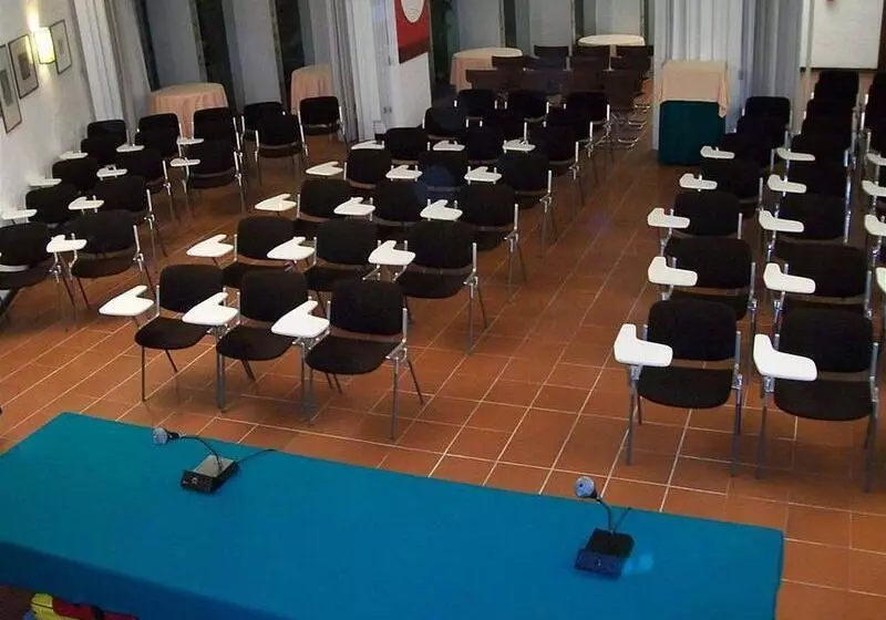 Отель Royal Sporting