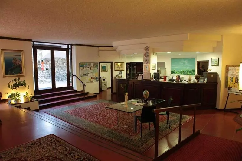 Отель Royal Sporting