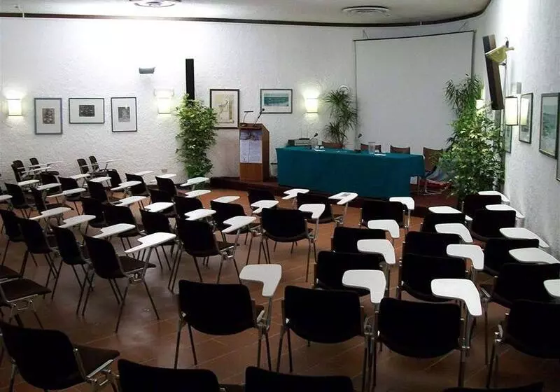 Отель Royal Sporting