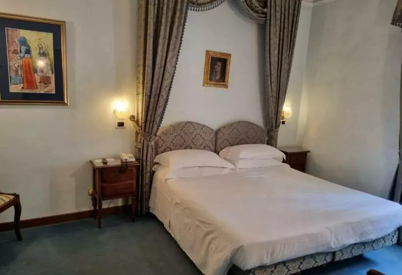 Phi Hotel Canalgrande