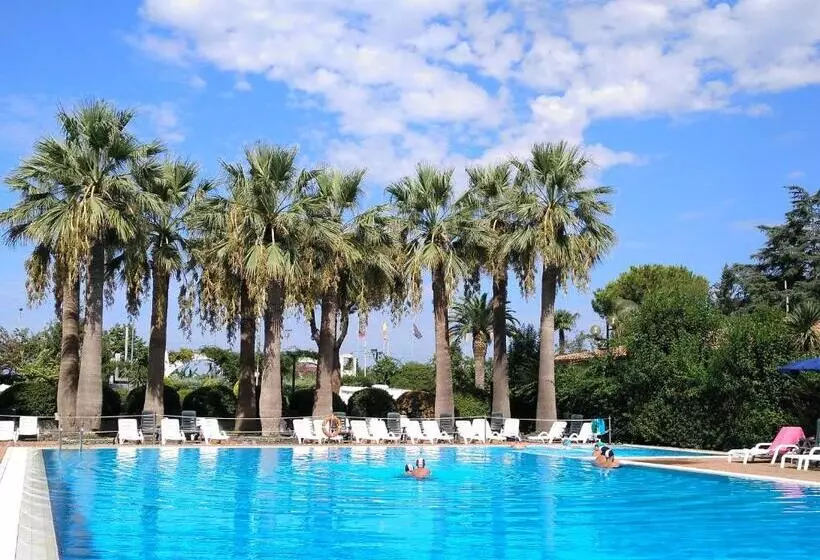 Villaggio Turistico La Mantinera