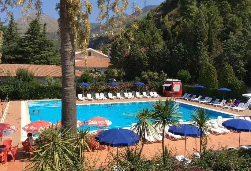 Villaggio Turistico La Mantinera