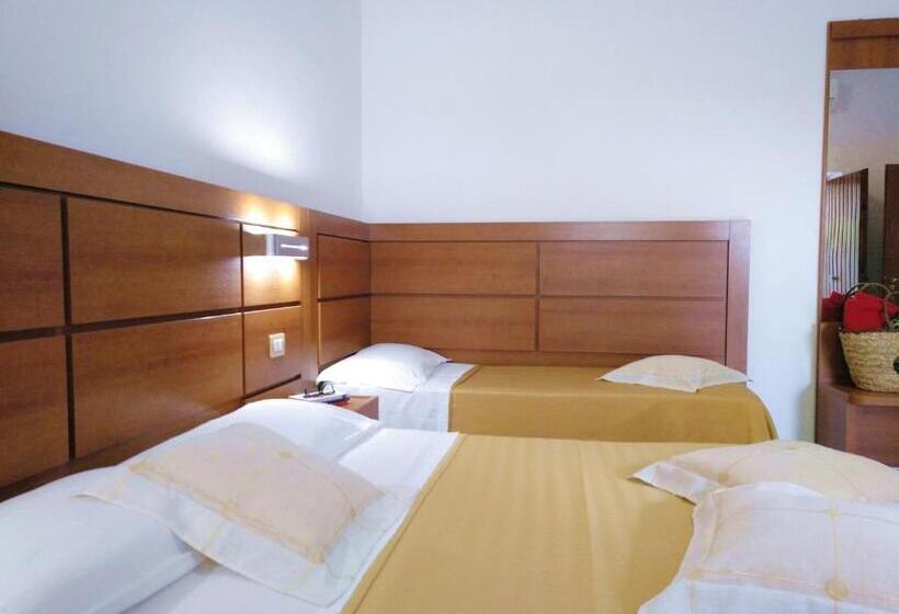 Villaggio Turistico La Mantinera