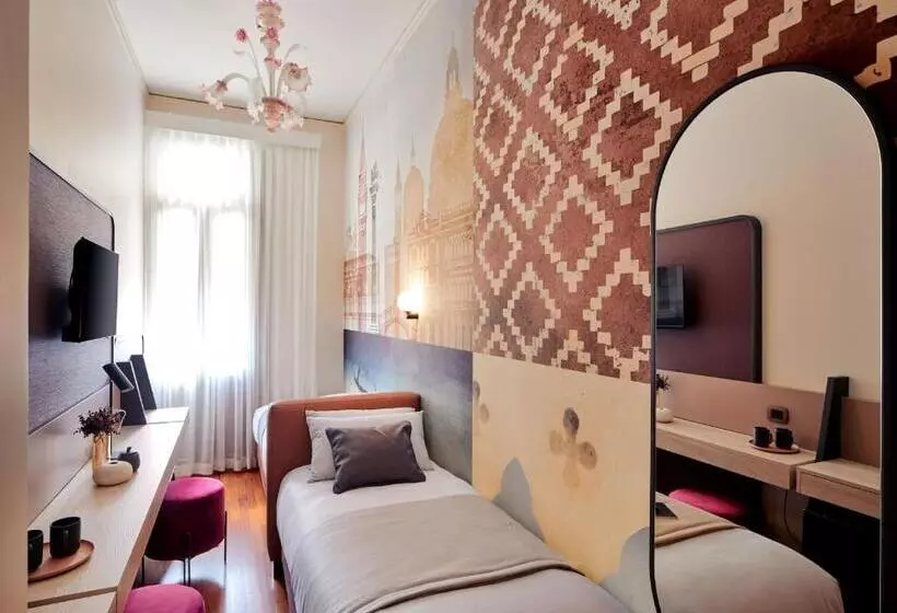 Unahotels Ala Venezia Adults 16