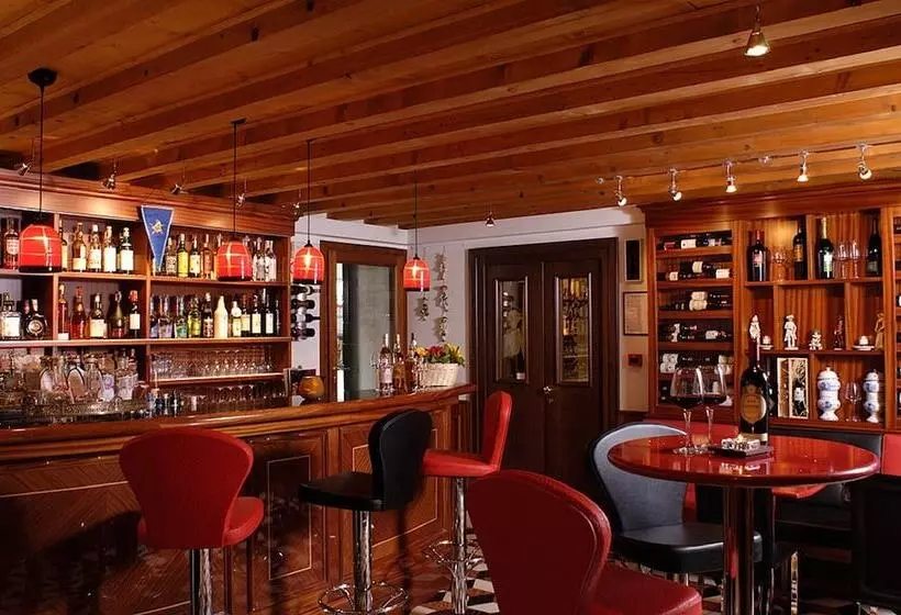 Unahotels Ala Venezia Adults 16