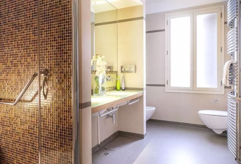 Unahotels Ala Venezia Adults 16