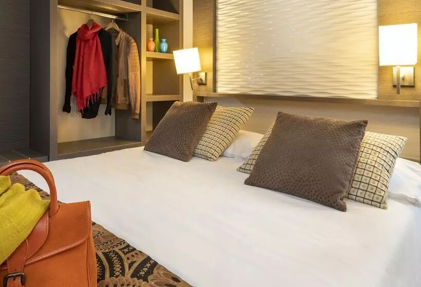 Unahotels Ala Venezia Adults 16