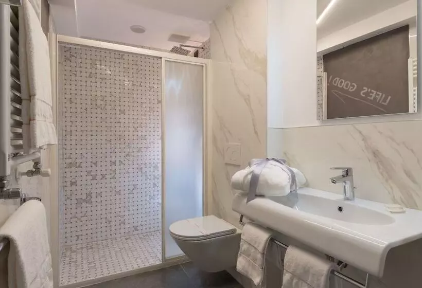 Unahotels Ala Venezia Adults 16