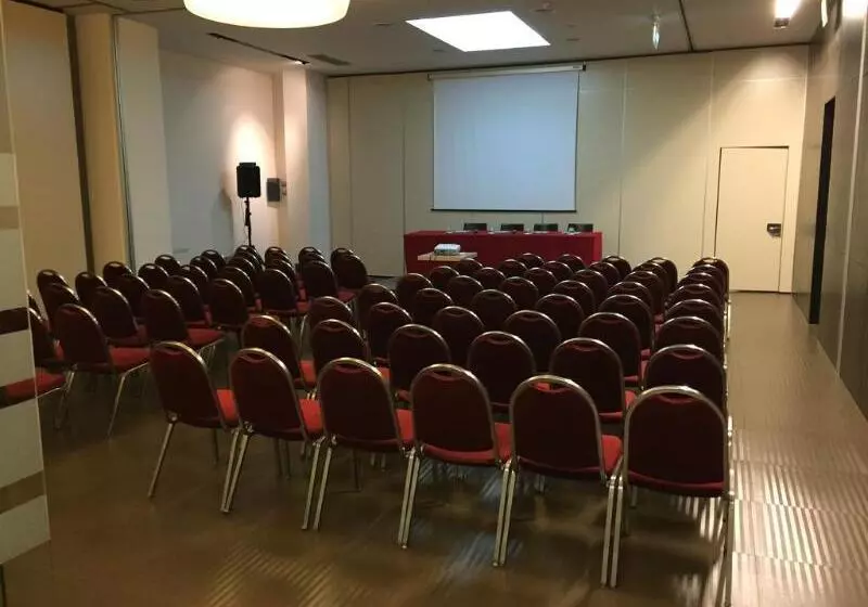 בית מלון כפרי Aretusa Palace