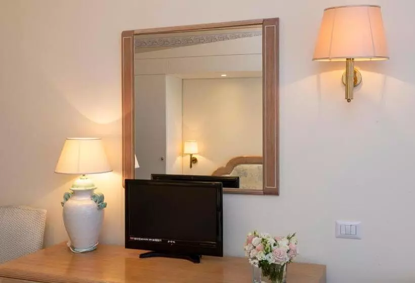 בית מלון כפרי Astoria