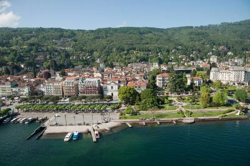 בית מלון כפרי Astoria