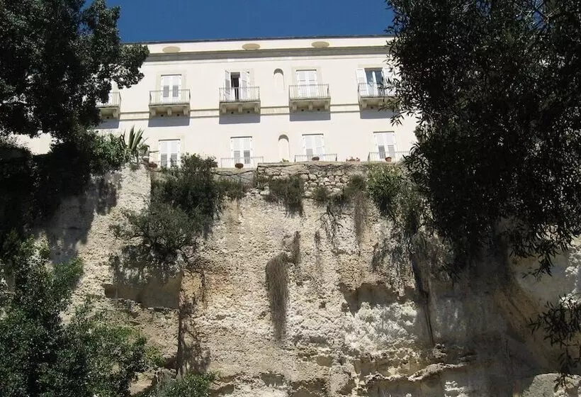 Grand Hotel Villa Politi