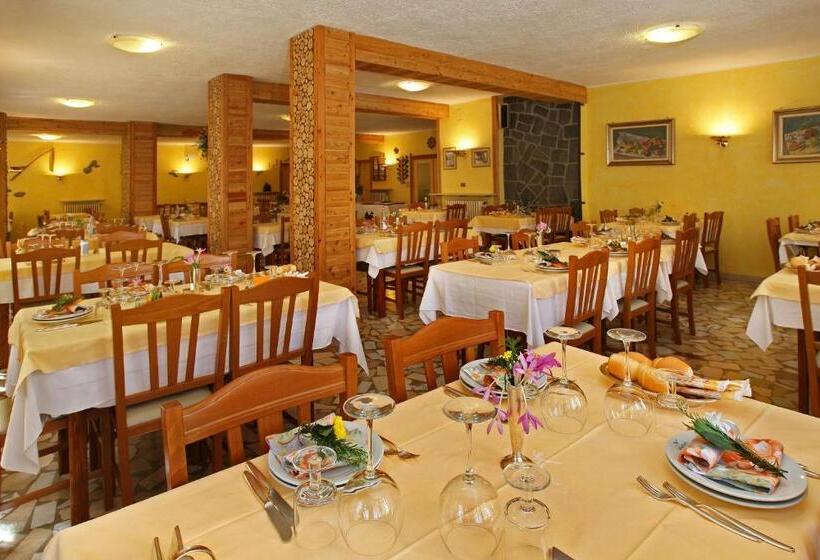 هتل Holiday Debili